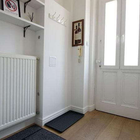 Premium Apartment By Hi5- Anker Apartment Budapest Esterno foto
