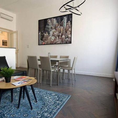 Premium Apartment By Hi5- Anker Apartment Budapest Esterno foto