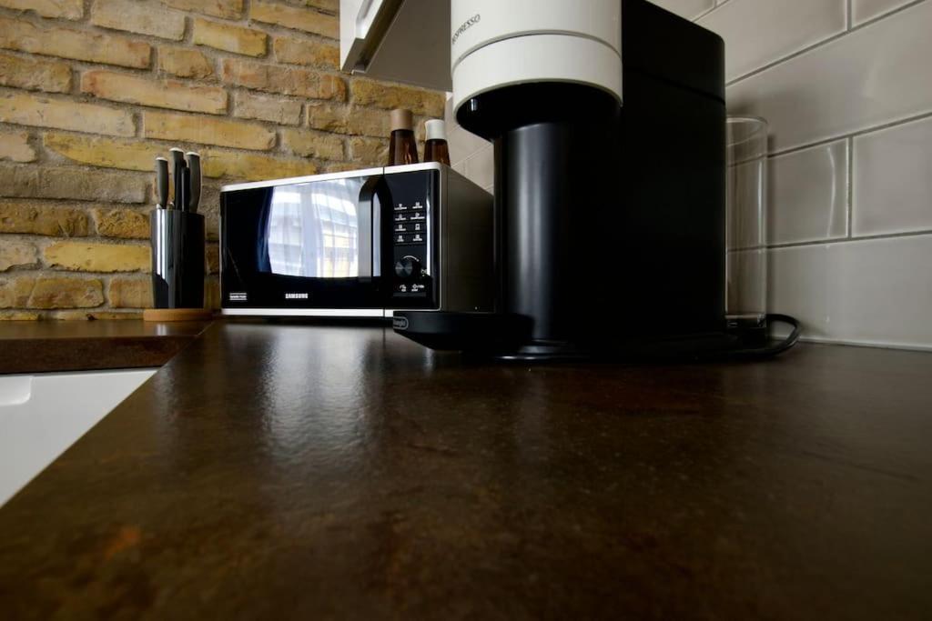 Premium Apartment By Hi5- Anker Apartment Budapest Esterno foto